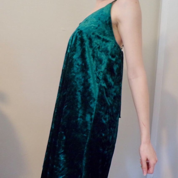 🎉🎉💚💚 NWT Emerald Velvet Chic Dress SM - Picture 5 of 13